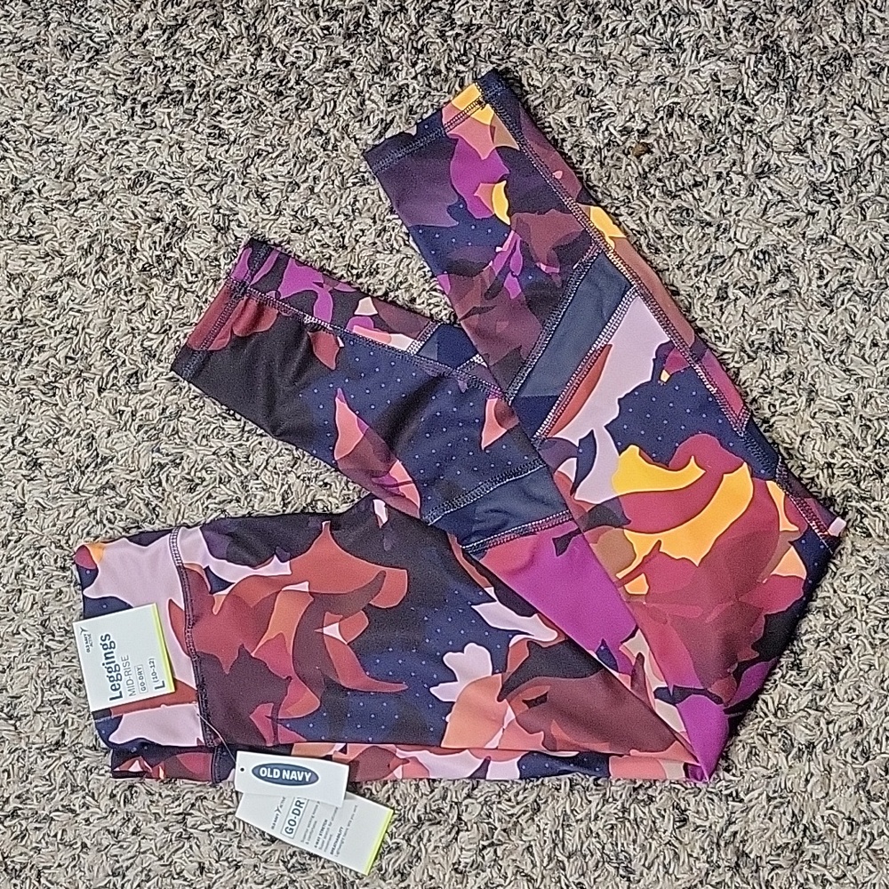 Old Navy Active Go Dry Full Length Leggings.    Size 10-12.    New With Tags.